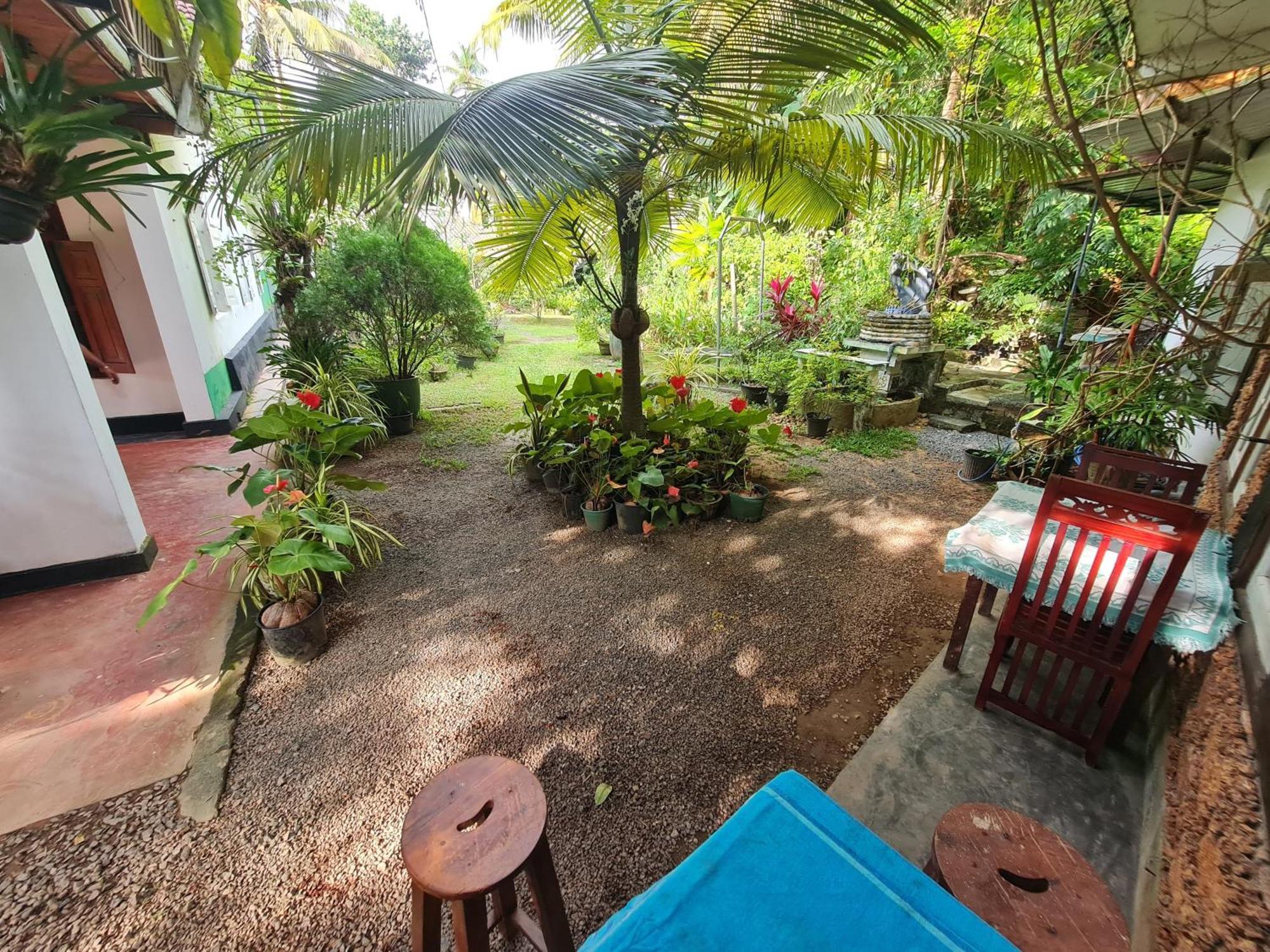 Hill Side Kings Villa Hikkaduwa Buitenkant foto