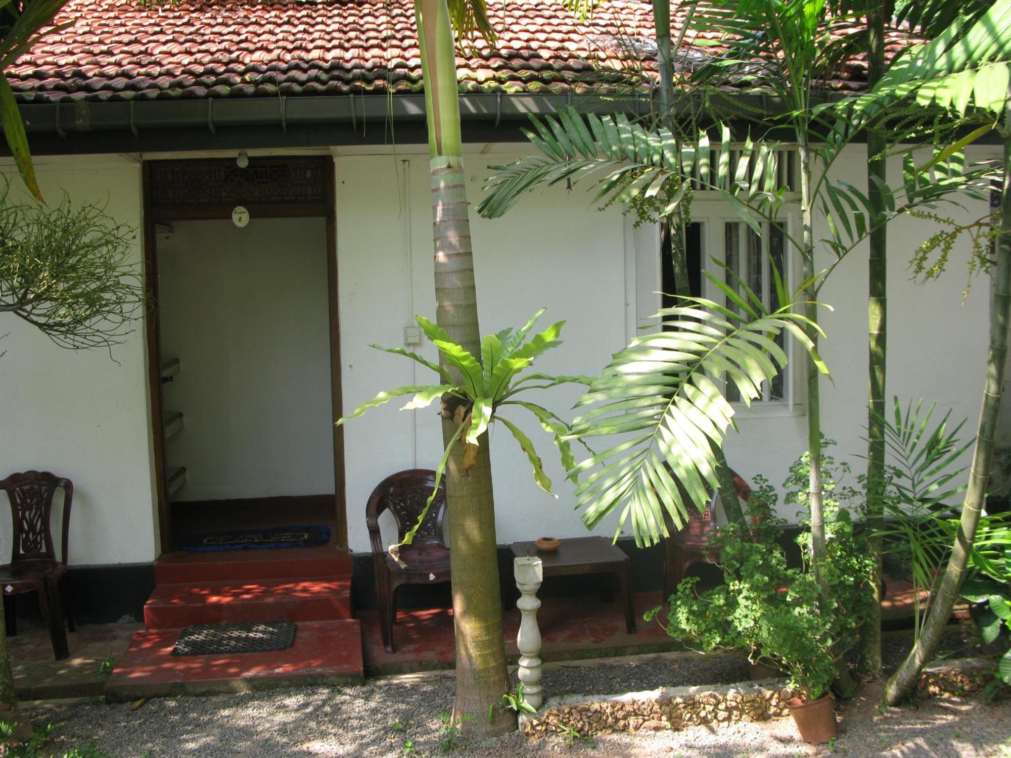 Hill Side Kings Villa Hikkaduwa Buitenkant foto